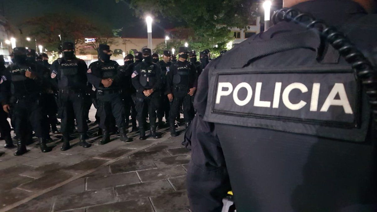 PNC abre investigación de agresores que atentaron contra caravana del FMLN pnc-abre-investigacion-de-agresores-que-atentaron-contra-caravana-del-fmln